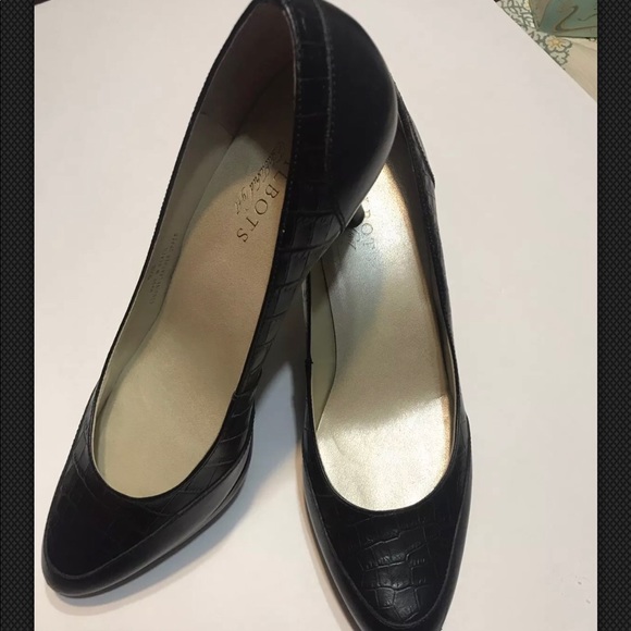 Talbots Shoes - Talbots's Black Leather Upper Heels Size 9.5b